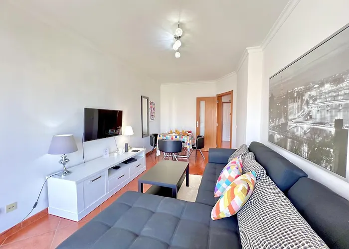 Апартаменти Modern 6 With Pool By Homing Албуфейра