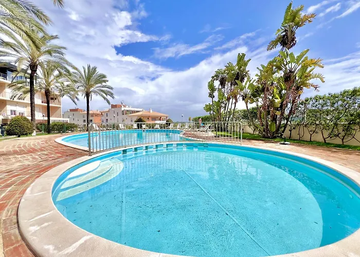 Modern 6 With Pool By Homing Апартаменти *