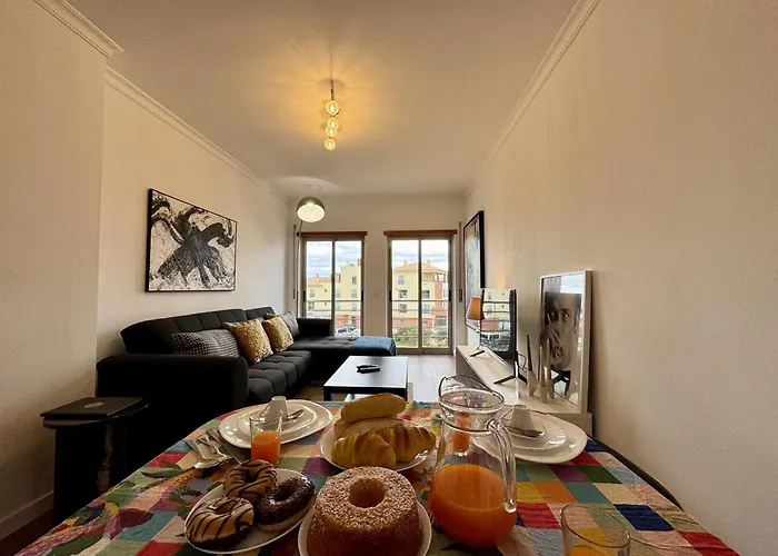 Modern 6 With Pool By Homing Апартаменти