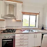 Modern 6 With Pool By Homing Lägenhet *