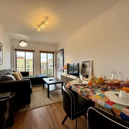 Modern 6 With Pool By Homing Apartament