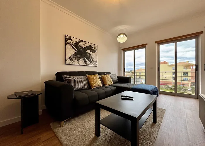 Modern 6 With Pool By Homing *