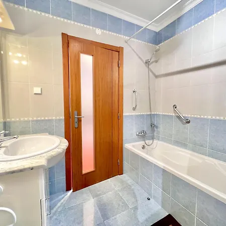 Modern 6 With Pool By Homing Apartment